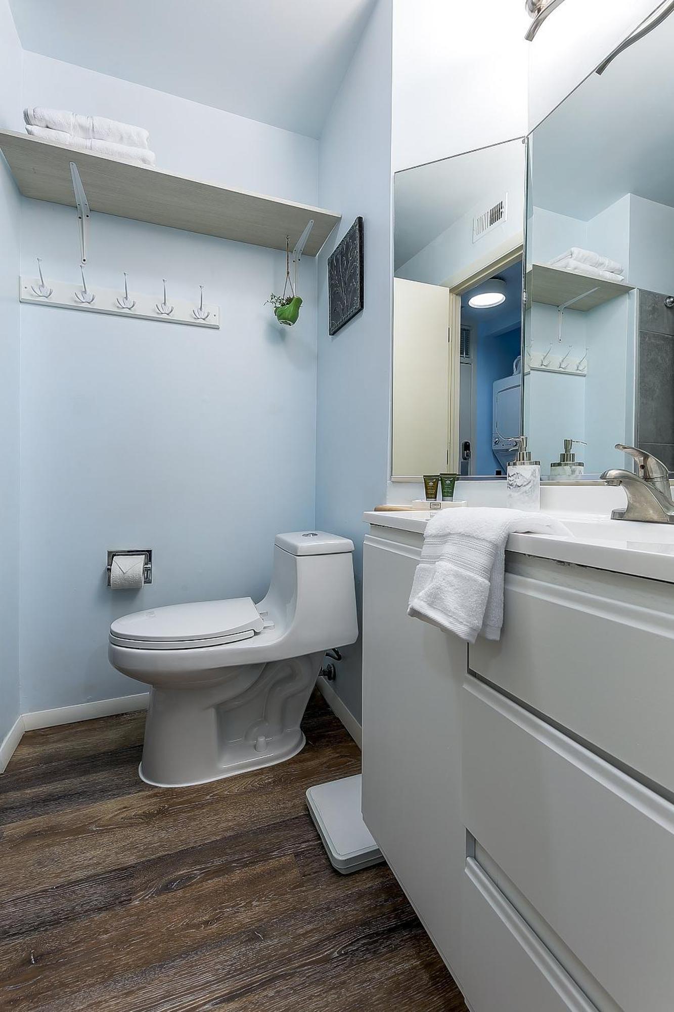 Beautiful Lake View Studio Condo At The Shores Traverse City Esterno foto